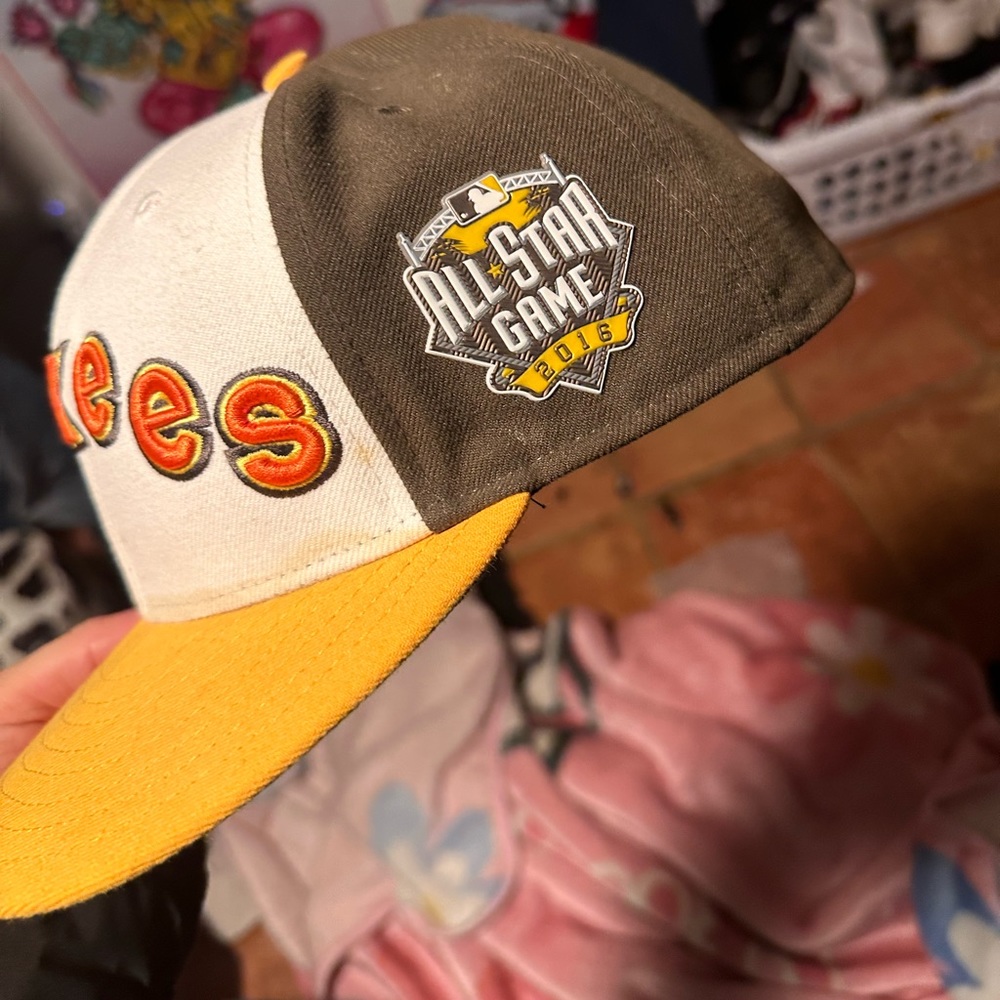 Yankeee hat